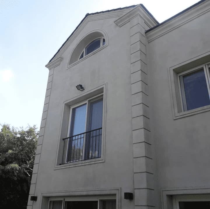 Fachada frontal después del arenado - San Martín