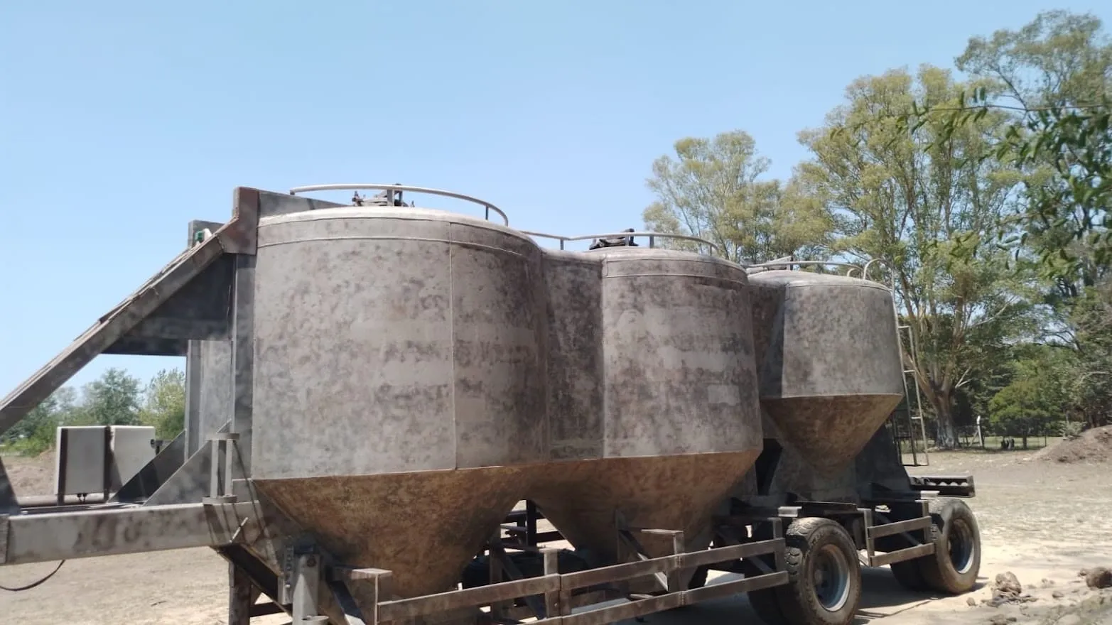 Tanque industrial después del arenado - Moreno