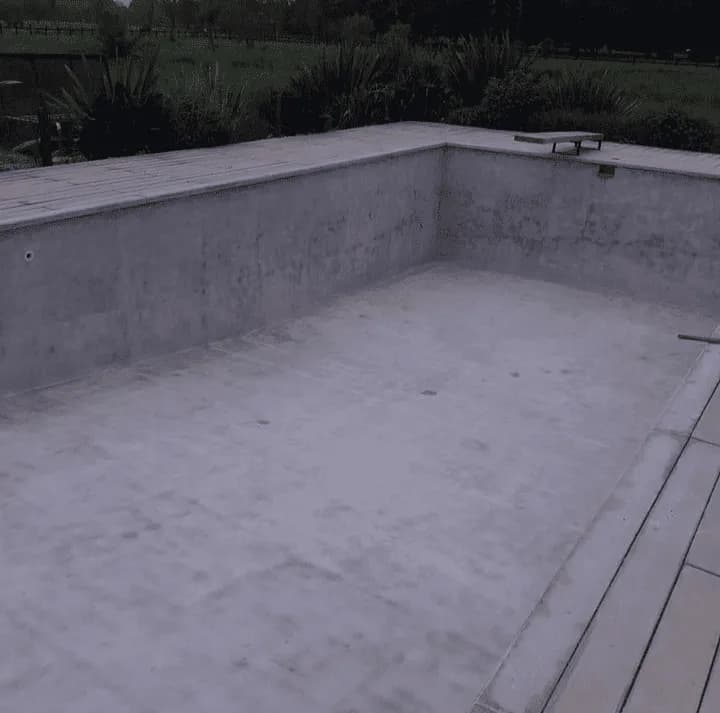 Pileta después del arenado