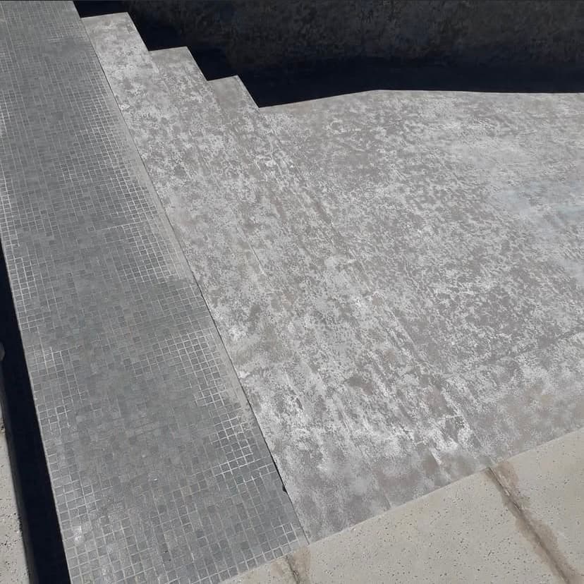 Pileta de hormigón arenada, lista para revestir — trabajo 4