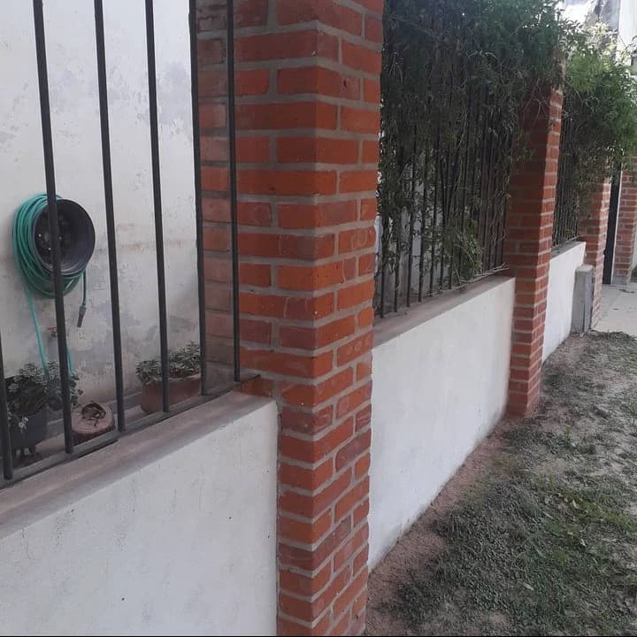 Muro perimetral de ladrillo: después del arenado