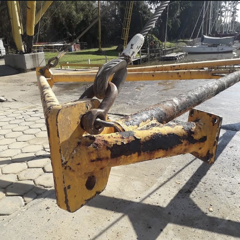 Arenado de Estructura de Carga para Veleros