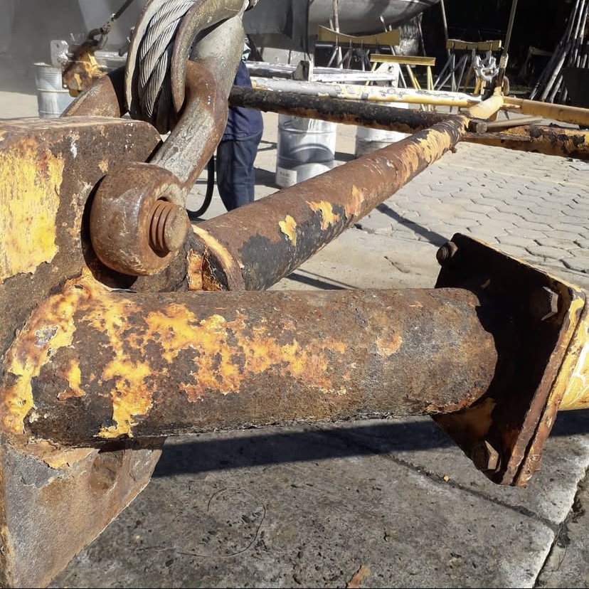 Arenado de Estructura de Carga para Veleros - Imagen 3